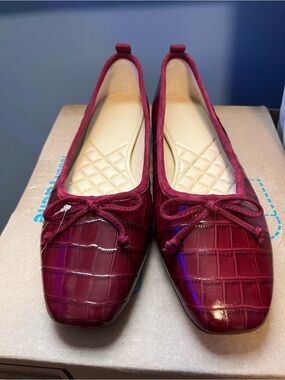 J.McLaughlin Women's Burgundy Croc-Embossed Leather Ballet Flats Size 9.5
